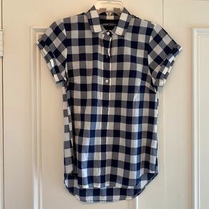 J.Crew XS short sleeve half button down. Navy and white.